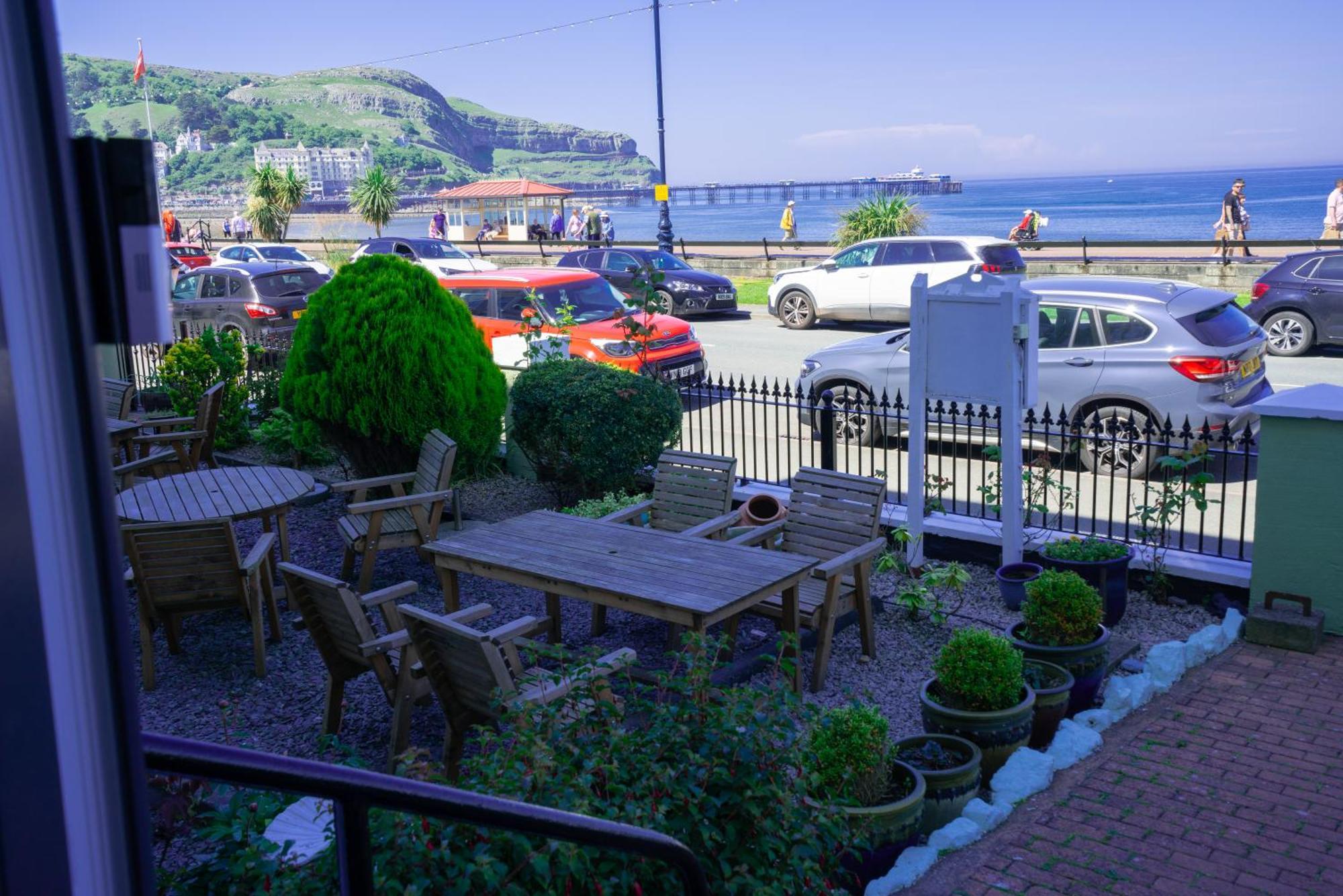 The Central Hotel Llandudno Exterior photo